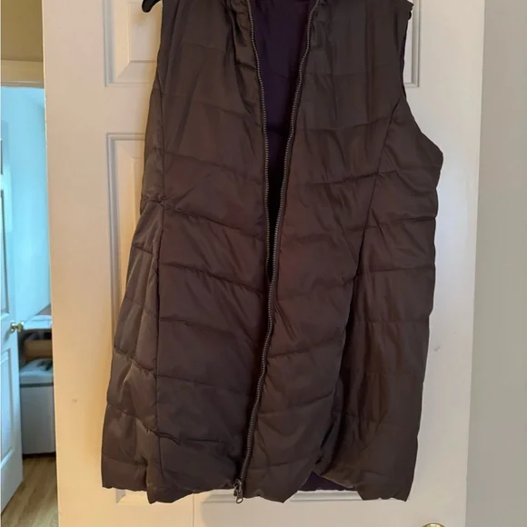Coldwater Creek Reverible Deep Purple and Gray Quilted Vest - Picture 3 of 5